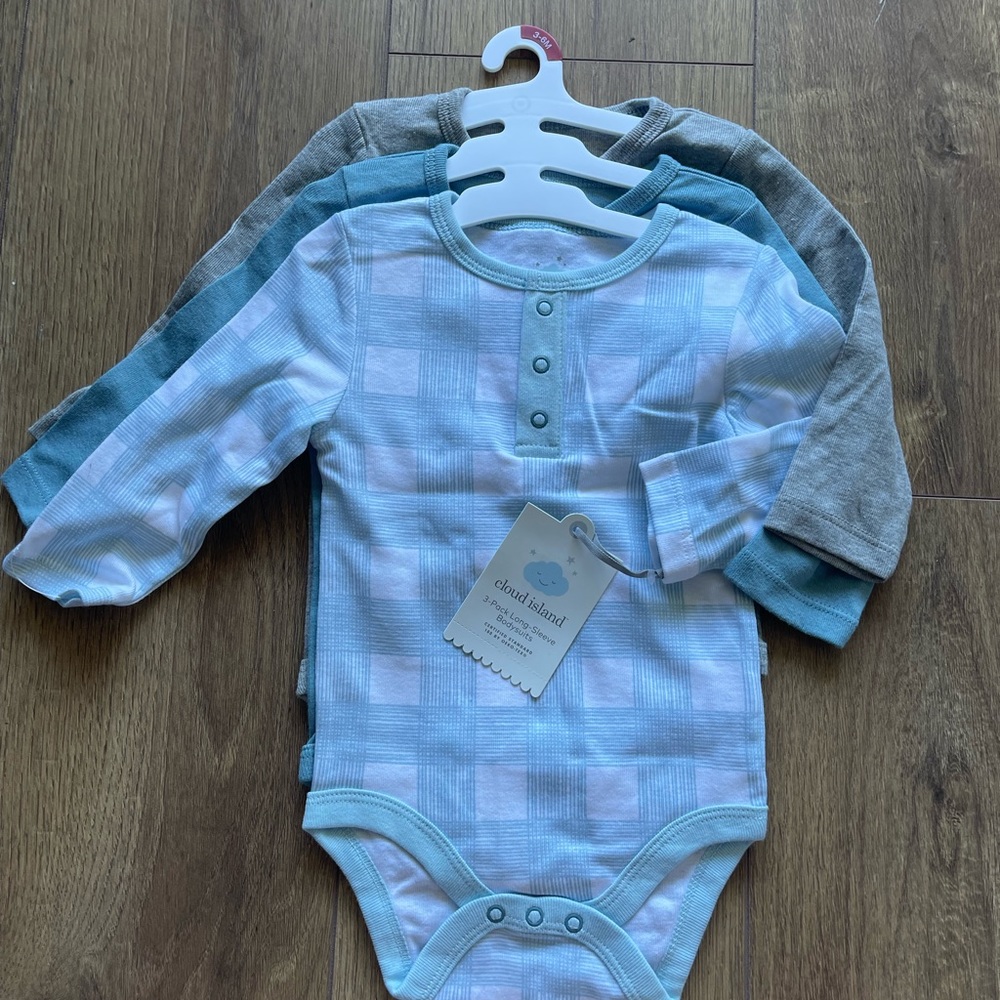 Long Sleeve Onesie 3-6 Months New With Tags Cloud Island